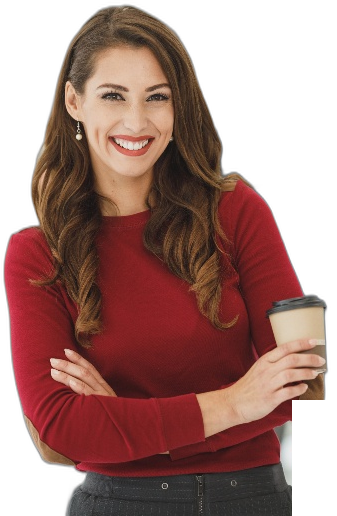 Dueña de negocio joven sonriendo, de frente, con un café en la mano